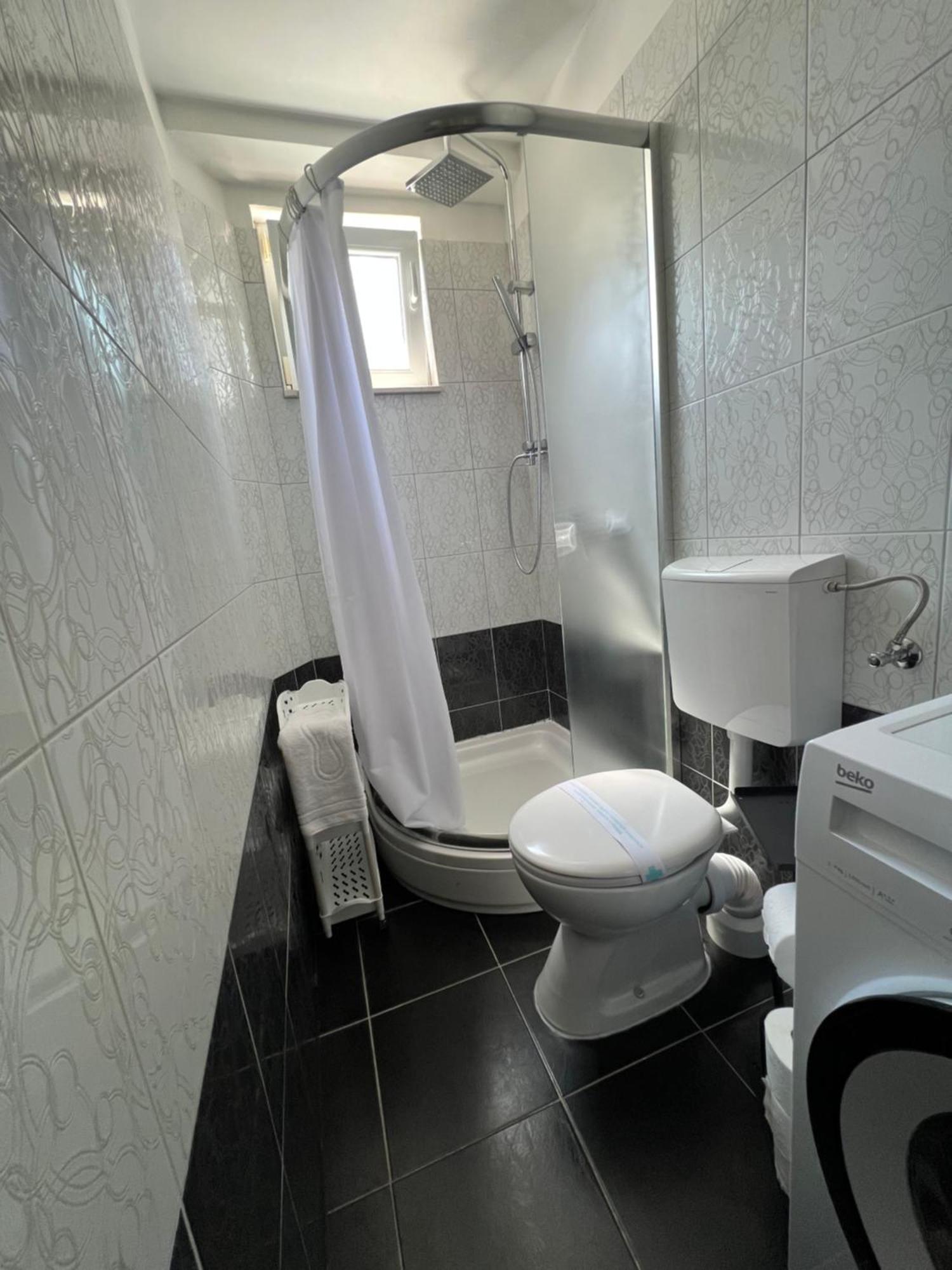 Matijas, 3 Bedroom With Terrace And Parking Appartamento *