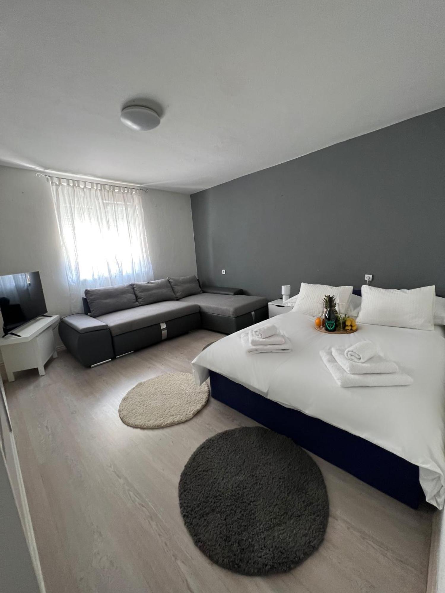 Matijas, 3 Bedroom With Terrace And Parking *