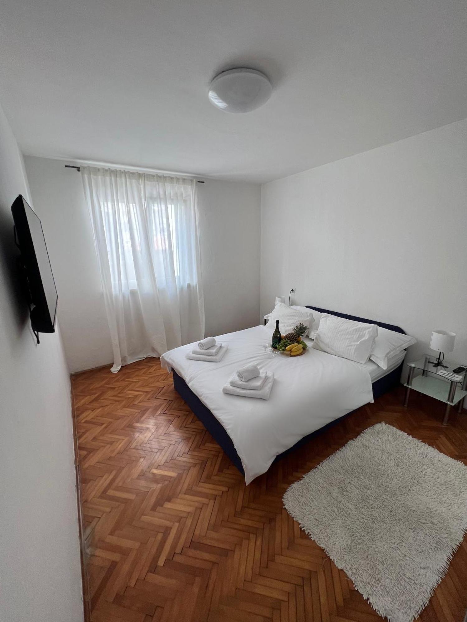 Matijas, 3 Bedroom With Terrace And Parking