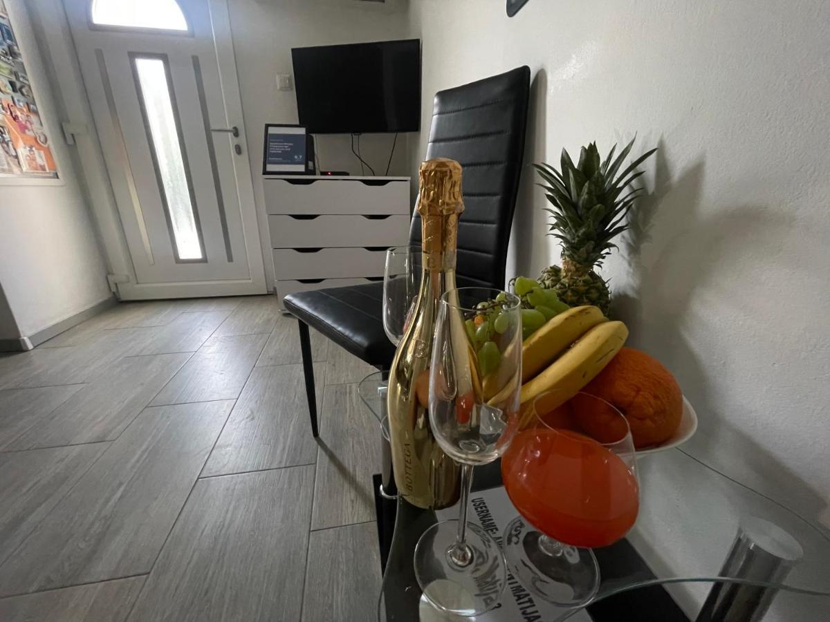 Matijas, 3 Bedroom With Terrace And Parking Appartement *